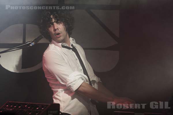HUSHPUPPIES - 2008-11-08 - PARIS - La Maroquinerie - 